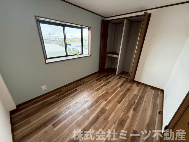 横小路5丁目　中古戸建の洋室