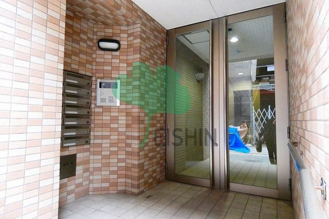 ボルゲーゼ駅南のエントランス