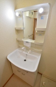 アダージョ美野島Bの洗面所|シンプルで使いやすい洗面台です！