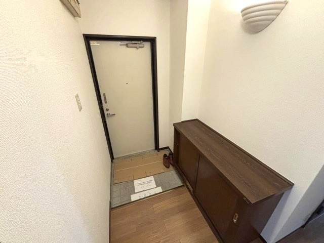 メゾングランディールの玄関