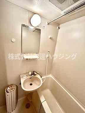 セレクト江坂の洗面所