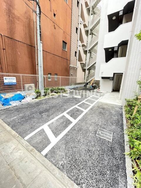 グランデュール秋葉原の駐車場