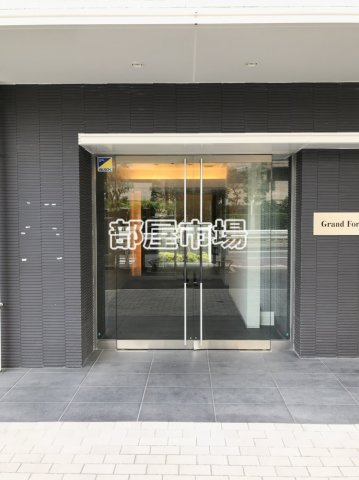 グランフォース三ノ輪のエントランス