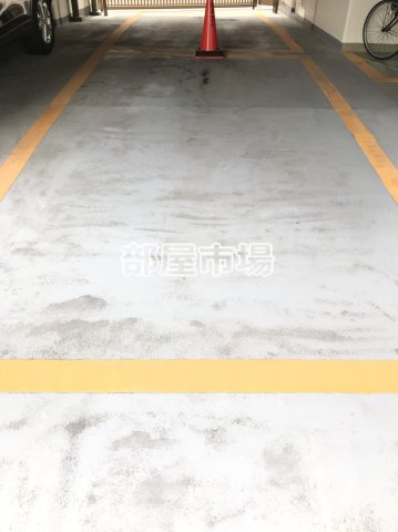 グランフォース三ノ輪の駐車場
