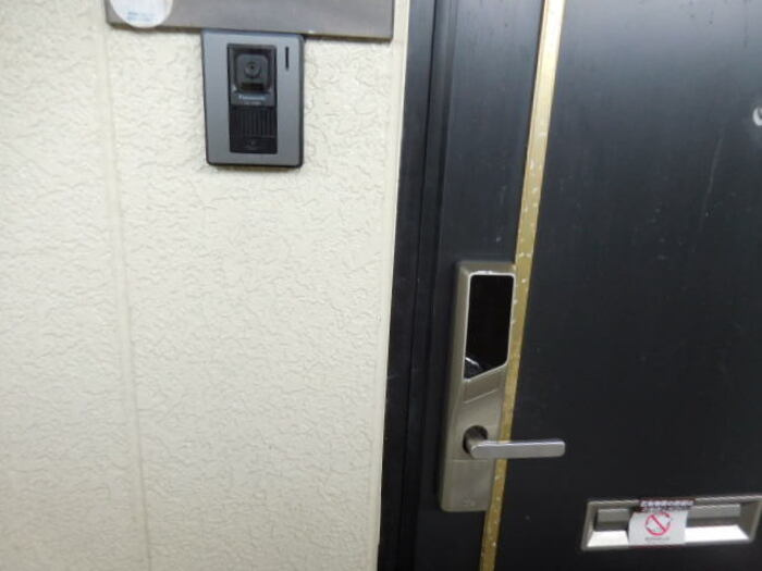メゾンエスポワールの玄関