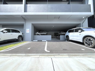 【駐車場】 | ディアレイシャス名駅WEST | 駐車場があるので、車を買う予定の方も安心です
