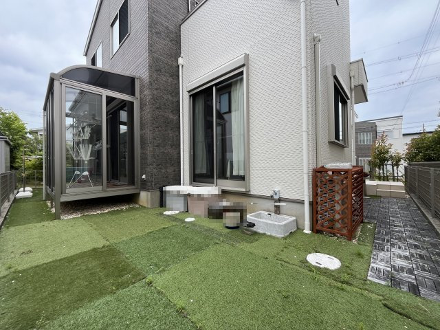泉南郡熊取町つばさが丘北2丁目　中古戸建の庭|ドッグランやバーベキューなどが楽しめるお庭です。
お子様もノビノビと走り回ることができますね。