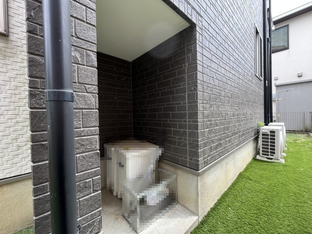 泉南郡熊取町つばさが丘北2丁目　中古戸建のその他|背の高い荷物など人の目を気にすることなく収納できます。