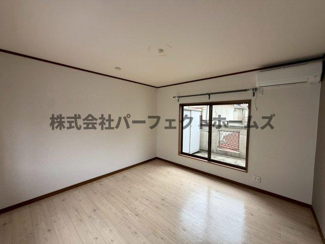 竹の内町戸建　賃貸の居間・リビング|ゆったりとした居間です