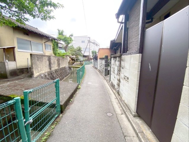 糟屋郡篠栗町大字篠栗 中古戸建の前面道路含む現地写真|前面は法定外道路（幅員：1.6ｍ）です！