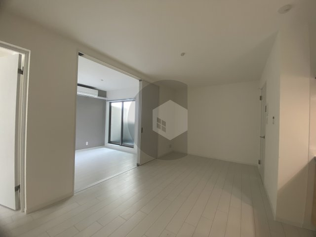 D porta raffinatoの居間・リビング