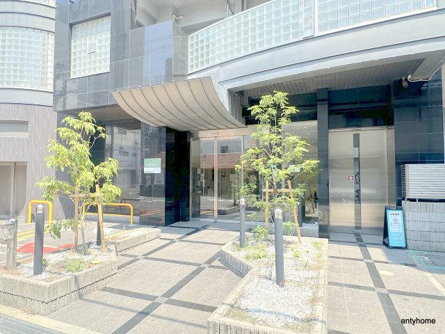 フェルザ今宮戎　仲介手数料無料のエントランス