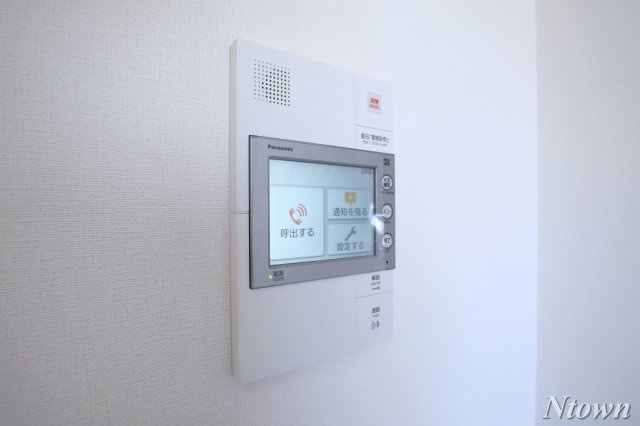 【セキュリティ】 | ディアレイシャス名古屋太閤通Ⅲ | モニター付きインターホンです