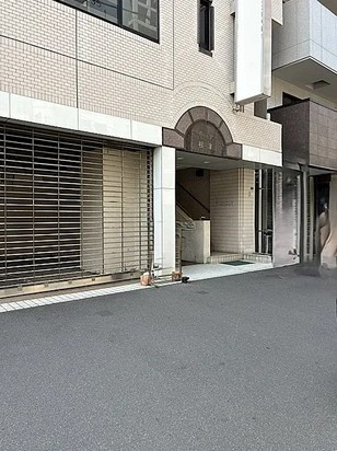 【エントランス】
