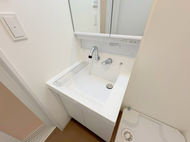 ココングランジュール宝塚南口の洗面所|広い洗面スペース