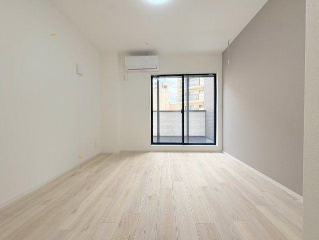 ココングランジュール宝塚南口の居間・リビング|使いやすい居間です