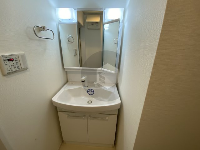イーグルコートの独立洗面台