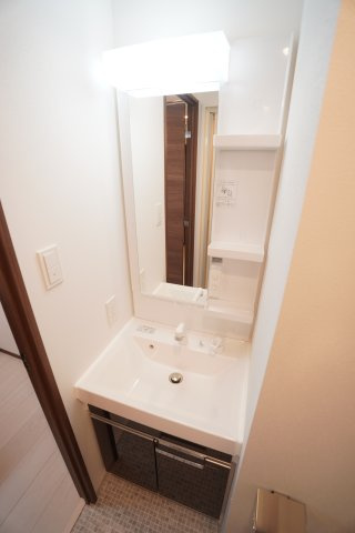 ジェノヴィア西千葉の洗面所