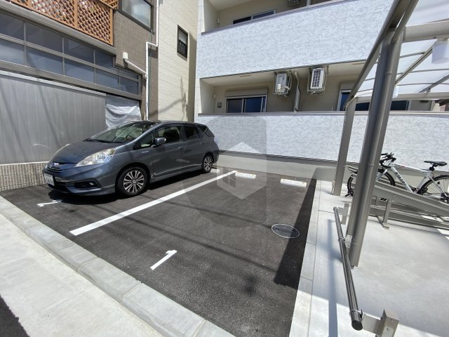 フジパレス高井田2番館の駐車場