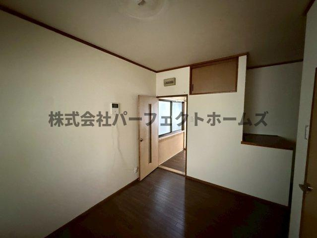 長尾家具町4丁目戸建　賃貸の居間・リビング|こちらのリビングで趣味の時間をお楽しみください