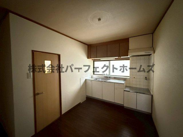 長尾家具町4丁目戸建　賃貸の居間・リビング|ゆったりとした居間です
