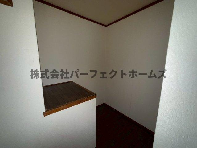 長尾家具町4丁目戸建　賃貸の内装|明るい色調の室内です