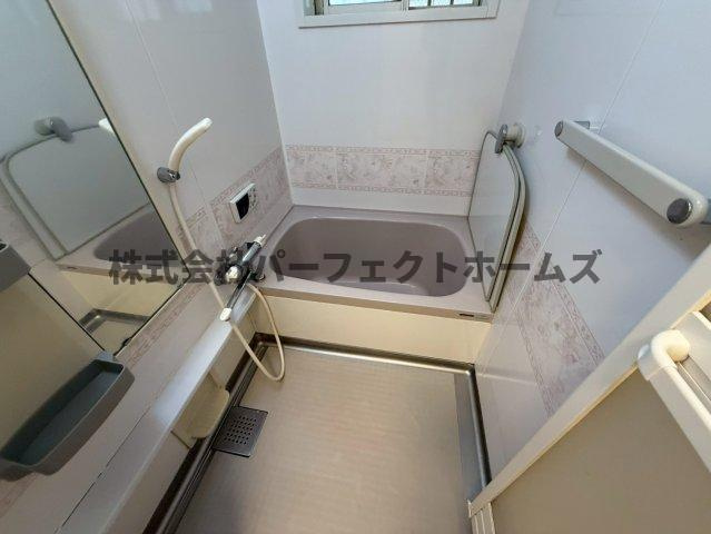 長尾家具町4丁目戸建　賃貸の浴室|ゆったり過ごせるお風呂です