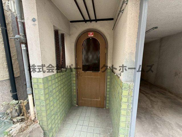 長尾家具町4丁目戸建　賃貸のエントランス|清潔なエントランスです