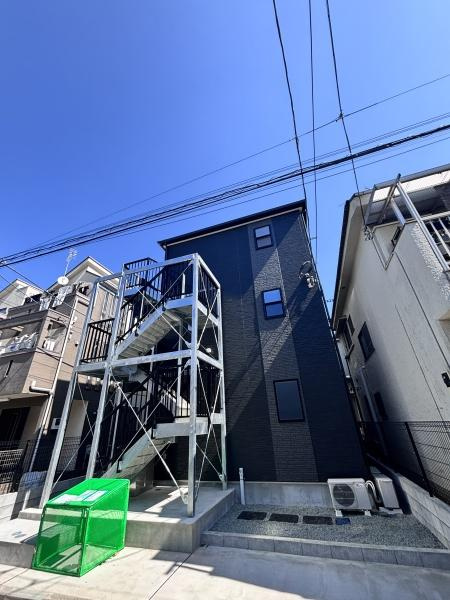 横浜市南区中里1丁目のアパートの画像
