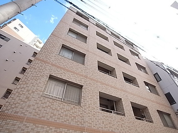 セルフィーユ三宮の外観