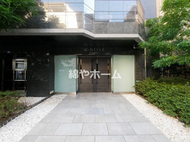 W-STYLE難波のエントランス|ゆとりのあるエントランスです