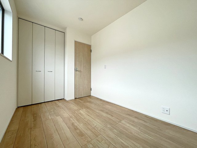 新築戸建・新築建売　郡山市大槻上柵　大槻小・大槻中の洋室|シンプルなので様々なテイストのインテリアも合いそうですね！