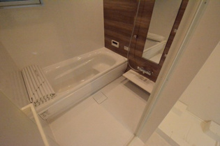 浴室乾燥機・追い炊き機能付きで便利です☆