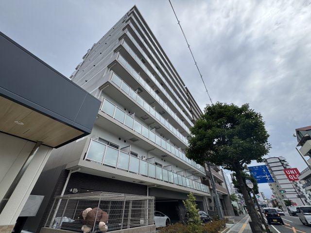 クローバー・メゾン服部の外観