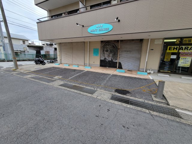 高橋第二ビルの駐車場