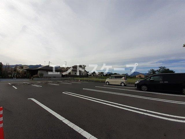 プチテラスⅠの駐車場|高崎、前橋のお部屋探しはエンドスケープまで！お客様の理想お聞かせ下さい♪