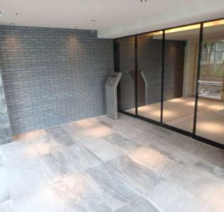 クラスタ越中島のエントランス|建物の内部です