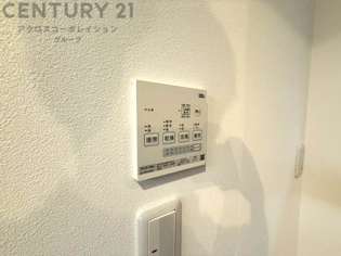 暖房機能があるため、冬場でも温かい浴室で入浴でき、乾燥機能があるため、水気を素早く取り除けます。また、換気機能があるため、湿気を素早く排出してカビや雑菌の発生を防ぐことができます。