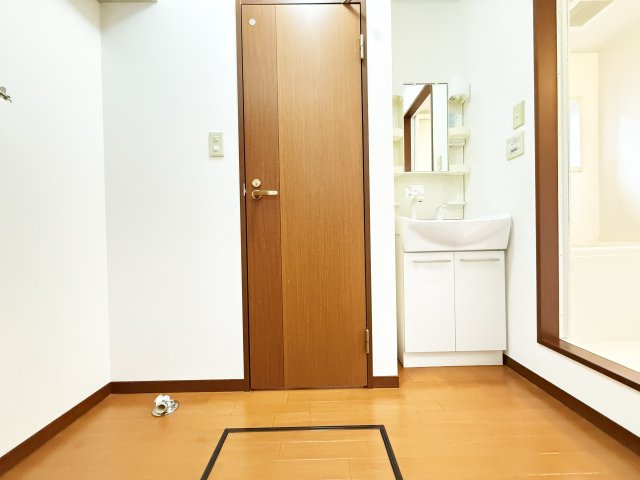 ロコモコハウスの独立洗面台