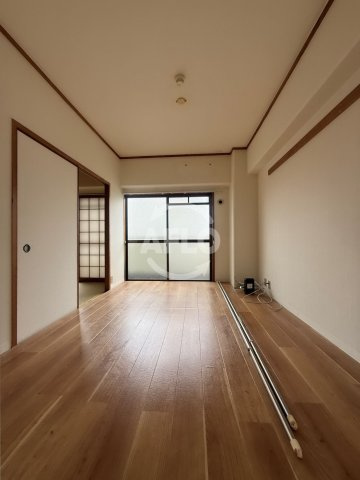 グランドメゾン杉谷　苗代小学校の洋室|グランドメゾン杉谷　洋室
