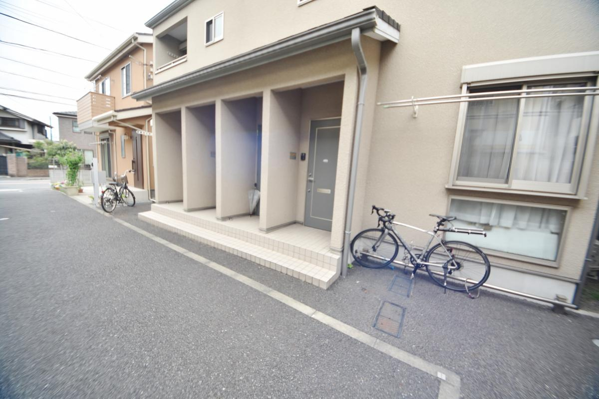 エースコートの駐車場