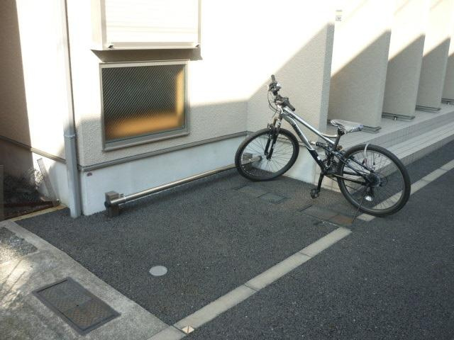 エースコートの駐車場