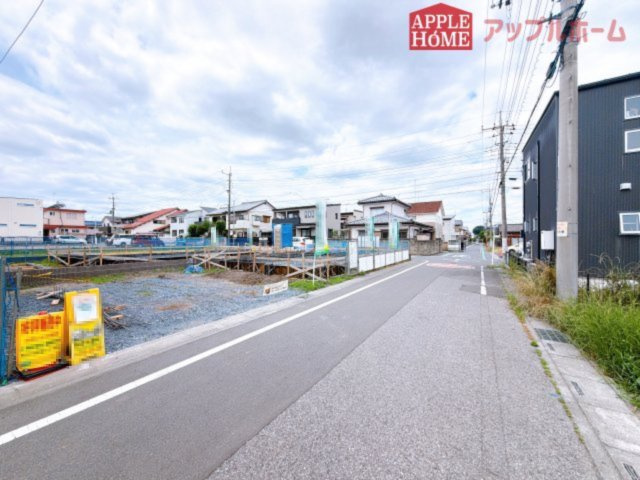 [新築住宅] 深谷市上野台 第61期 全3棟の前面道路含む現地写真