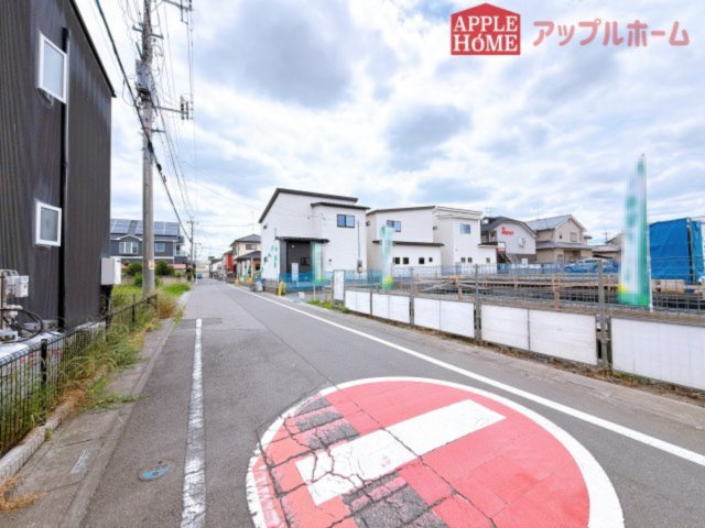 [新築住宅] 深谷市上野台 第61期 全3棟の前面道路含む現地写真