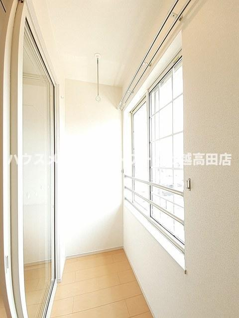 アウローラⅡのバルコニー|サンルーム（参考202号室反転室内写真）
