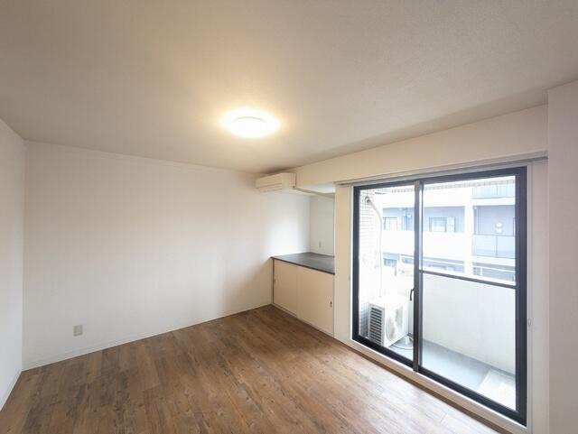 洋室8帖
