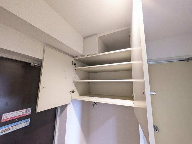 玄関　吊り戸