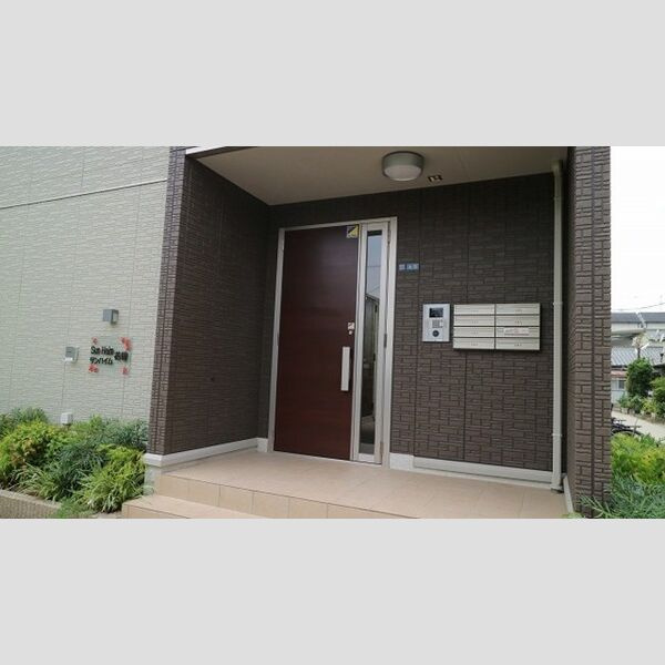 サンハイム花園のエントランス