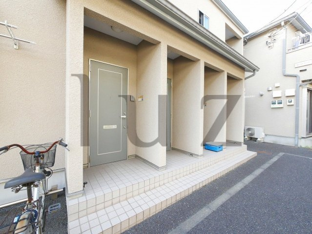 エースコートのエントランス