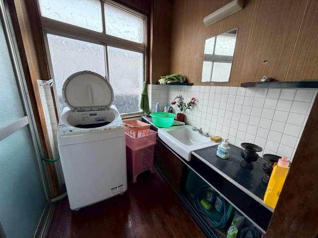 【ランドリースペース】 | 【猫休憩所】3階建てビル1棟